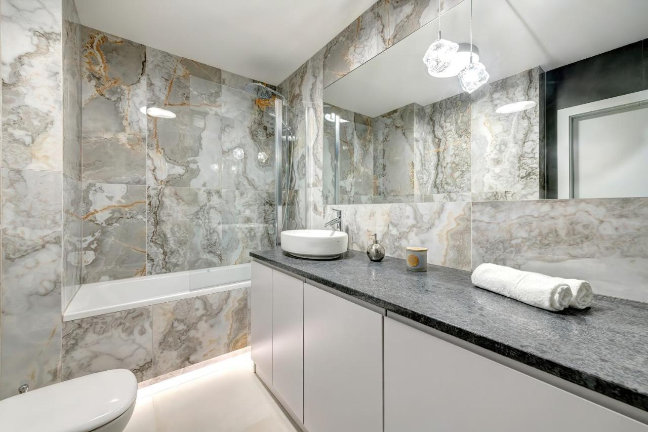 Old Town Apartments - Sw Barbary Street By Noclegi Renters Gdansk Bagian luar foto