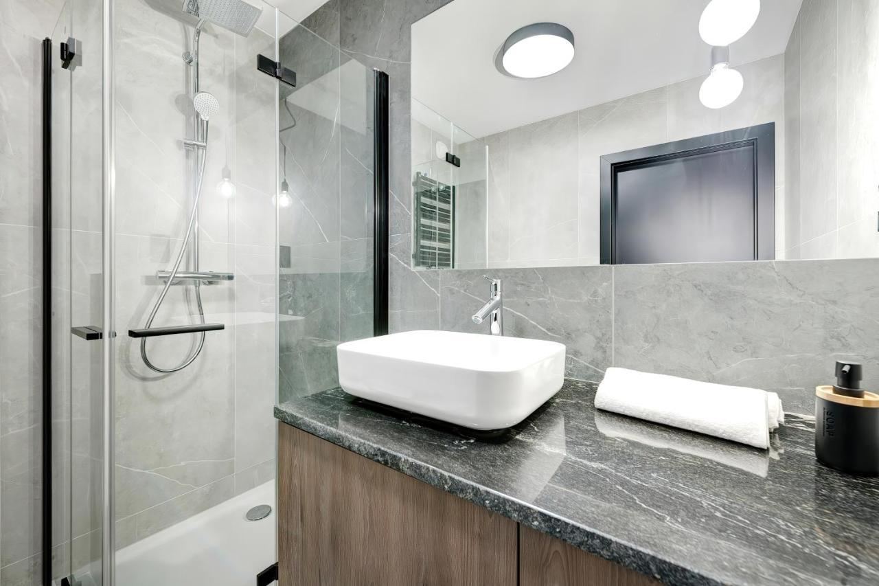Old Town Apartments - Sw Barbary Street By Noclegi Renters Gdansk Bagian luar foto